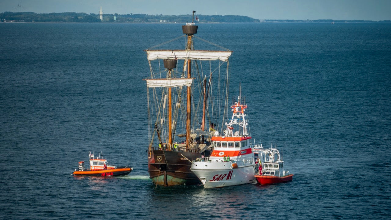 Übung der Seenotretter in der Neustädter Bucht. Foto: Seenotretter
