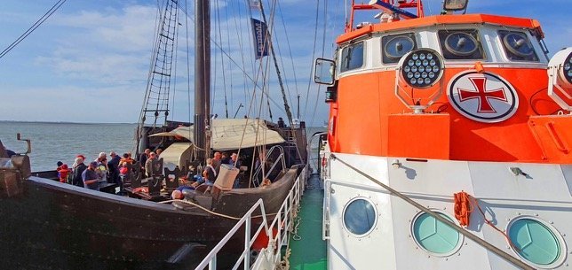 Bremerhaven: Hansekogge kollidiert mit Containerterminal - Ankerherz Verlag