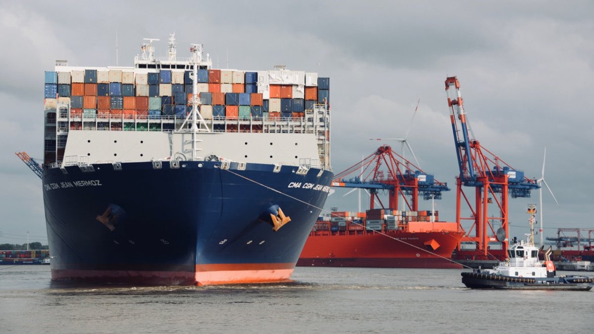 Dreckschleuder in Hamburg: Trickste Großcontainerfrachter mit Abgas-Anlage? - Ankerherz Verlag