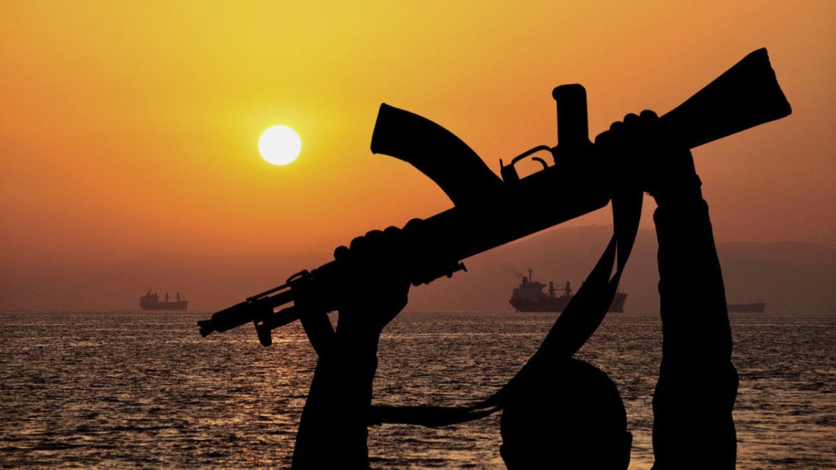 Drei Piraten von dänischer Marine vor Nigeria freigelassen - Ankerherz Verlag