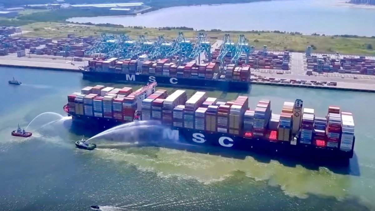 Größtes Containerschiff der Welt läuft Bremerhaven an - Ankerherz Verlag