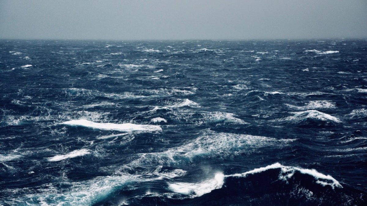 Hurrikan Larry: Wetterbehörde warnt vor 15 Meter hohen Wellen - Ankerherz Verlag