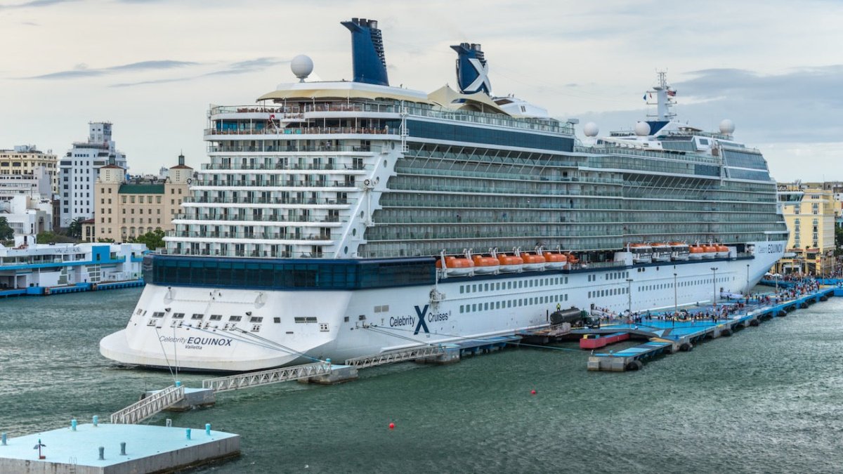 Kreuzfahrt: Toter Passagier verwest im Getränke-Kühlschrank - Ankerherz Verlag