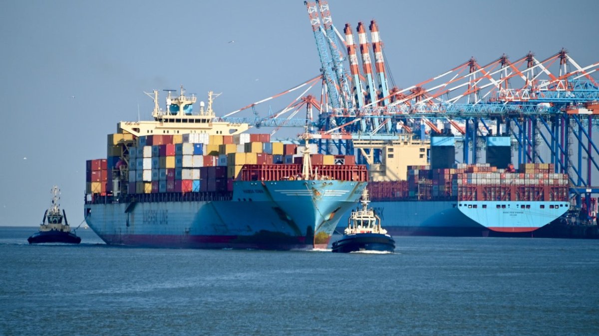 Maersk lässt verlorene Container aus der Nordsee bergen - Ankerherz Verlag
