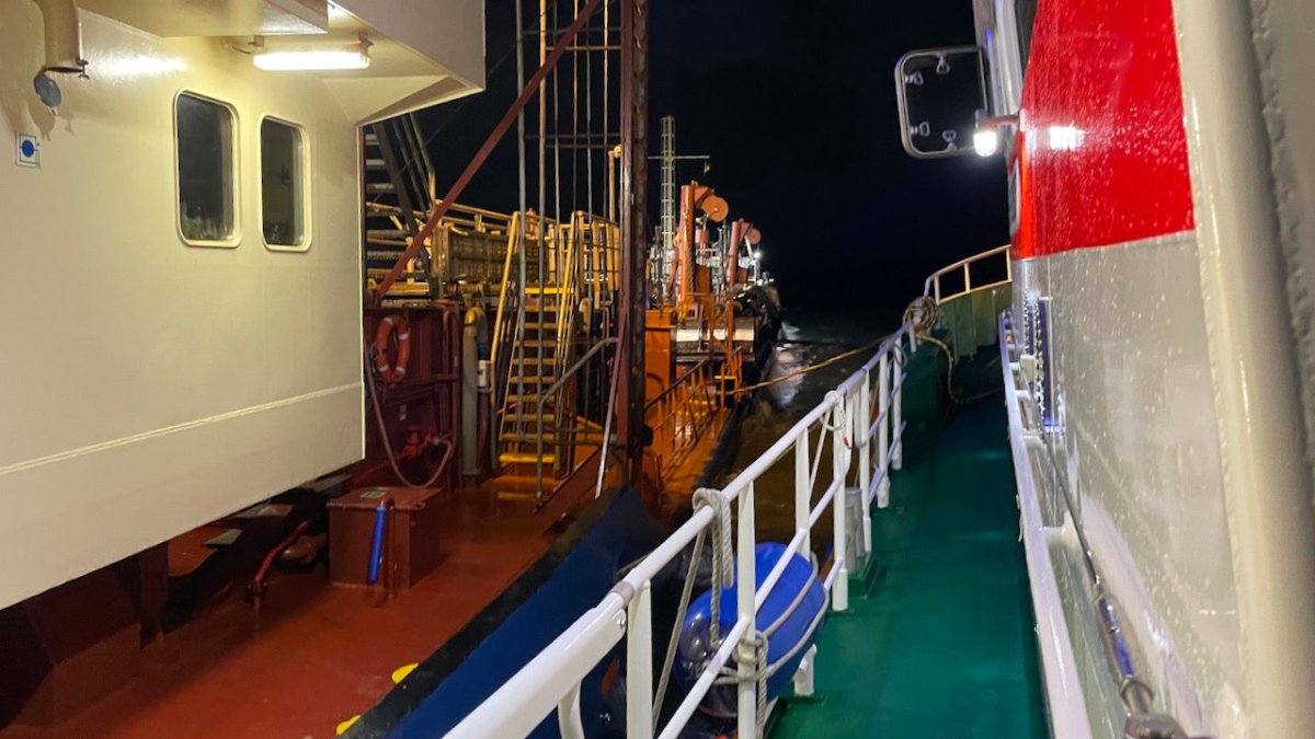 Weihnachtsnacht: Seenotretter helfen krankem Kapitän im Ostseesturm - Ankerherz Verlag